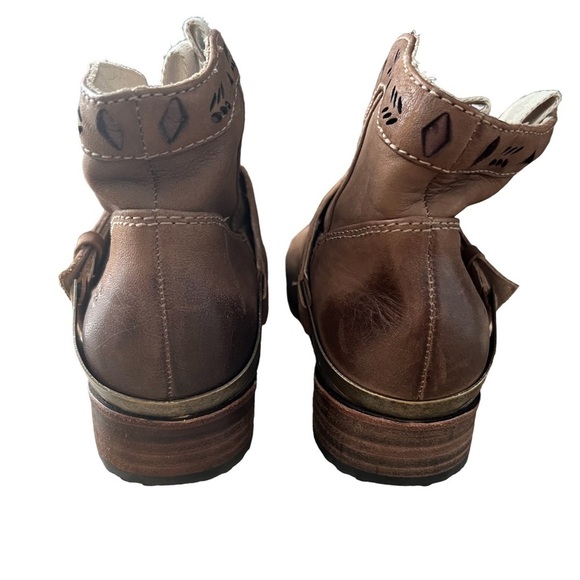 UGG Austin Women's 3179 Brown Leather Cowboy Ankle Boots Size 5 - Picture 7 of 10